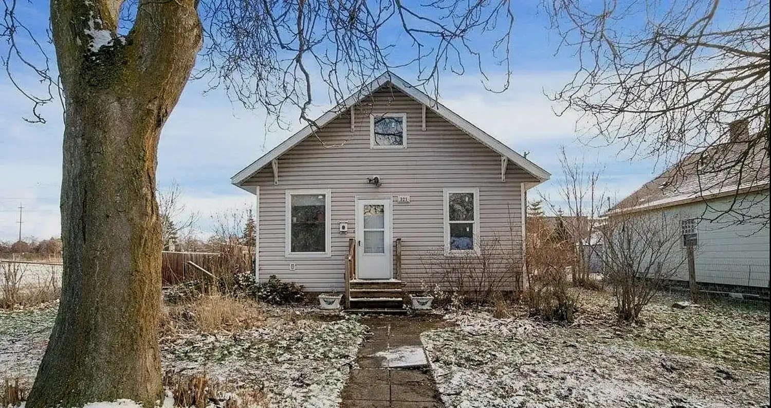Snowy House